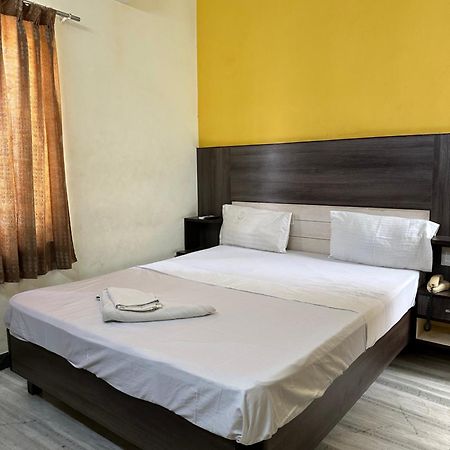 Hotel Priya Towers Nāmakkal 外观 照片