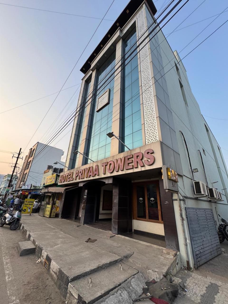 Hotel Priya Towers Nāmakkal 外观 照片