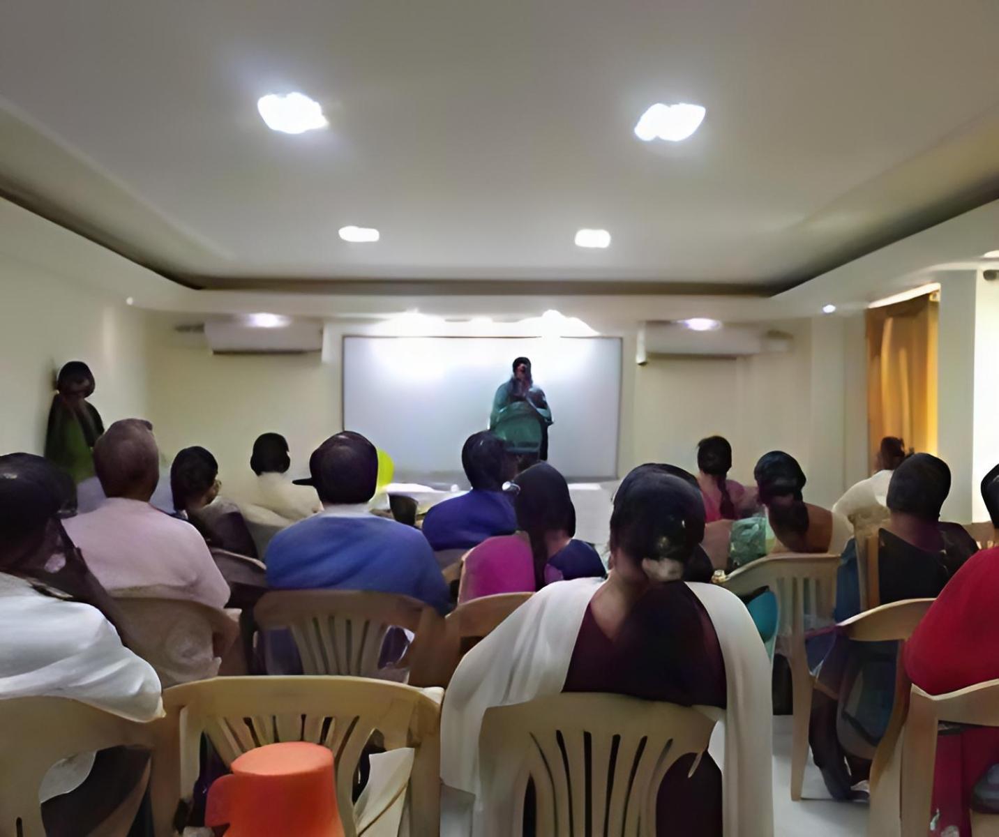 Hotel Priya Towers Nāmakkal 外观 照片