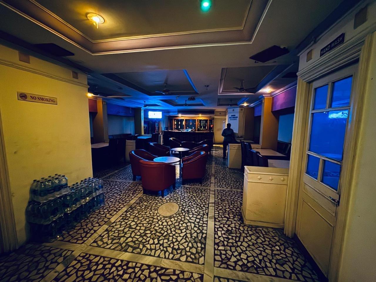 Hotel Priya Towers Nāmakkal 外观 照片