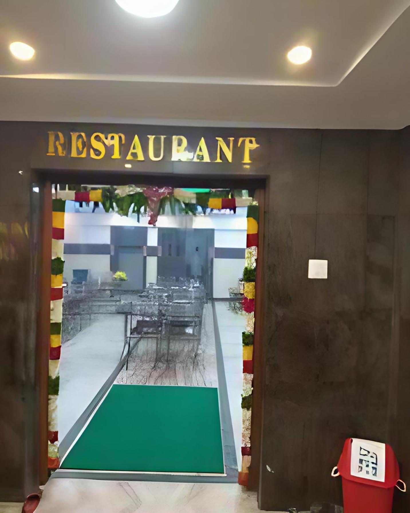 Hotel Priya Towers Nāmakkal 外观 照片